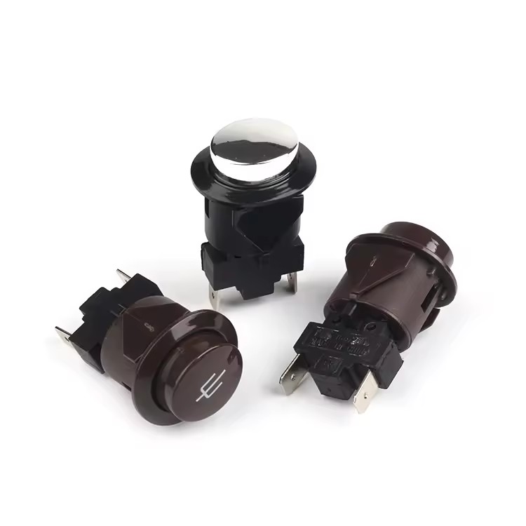 Điều gì khiến công tắc nút nhấn trở nên cần thiết trong hệ thống điện hiện đại?